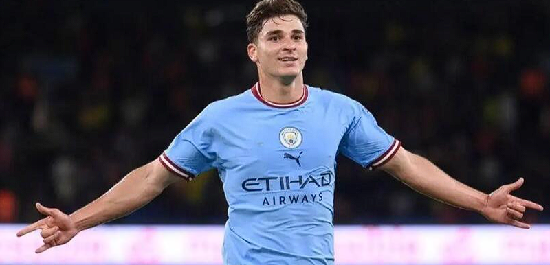 阿尔瓦雷斯成转会市场焦点，阿森纳、切尔西、巴萨展开激烈争夺